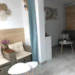 Cosy + Parking Prive 카발레르쉬르메르