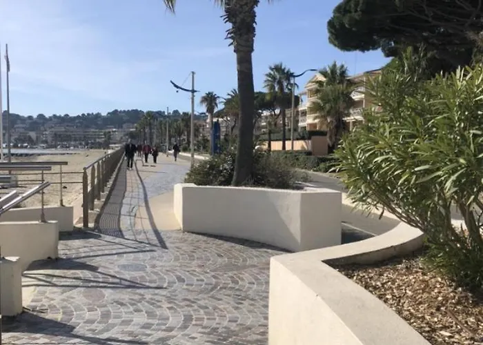 아파트 Cosy + Parking Prive 카발레르쉬르메르