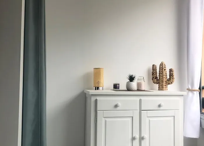 Cosy + Parking Prive 아파트 카발레르쉬르메르